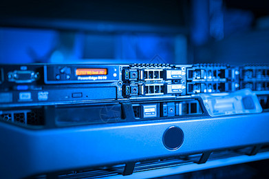 服務(wù)器提供服務(wù) 計(jì)算機(jī)網(wǎng)絡(luò)技術(shù)的核心支柱